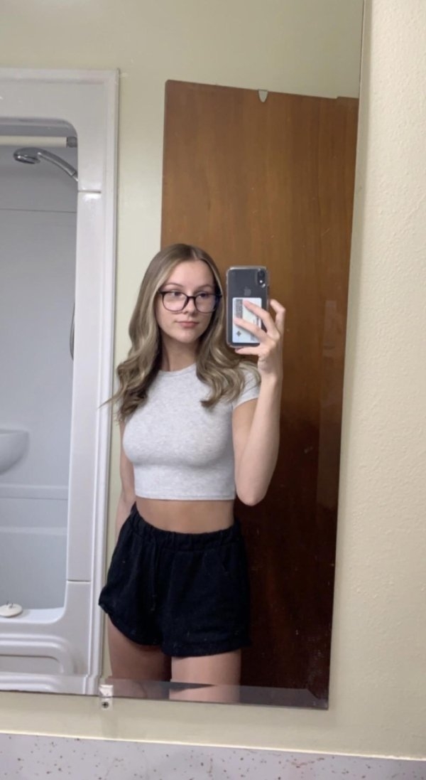 girlswithglasses9_006