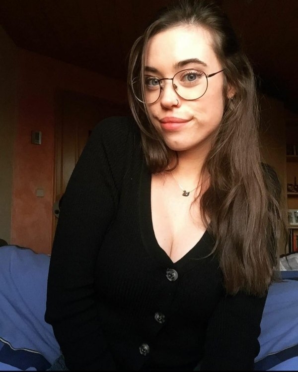 girlswithglasses9_023