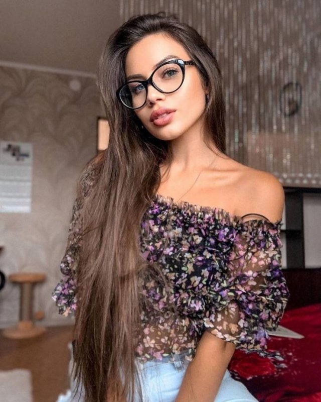 girlswithglasses9_049