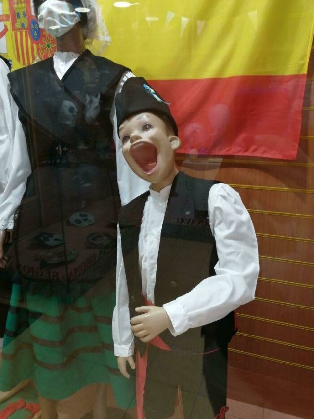 strangemannequins2_023