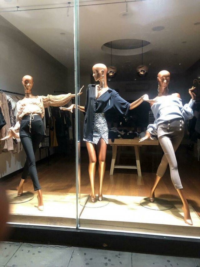 strangemannequins2_025