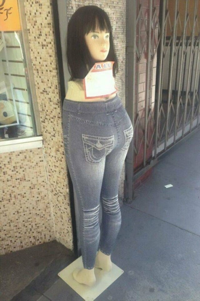 strangemannequins2_026