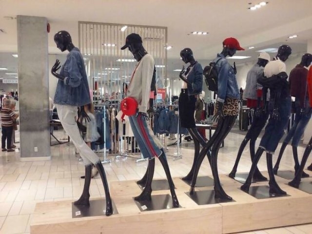 strangemannequins2_039