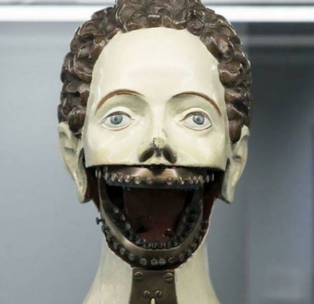 strangemannequins2_042