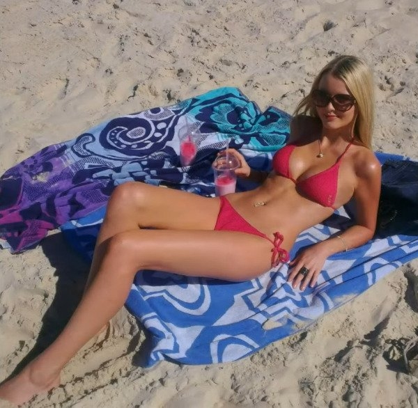 bikinigirls32_073
