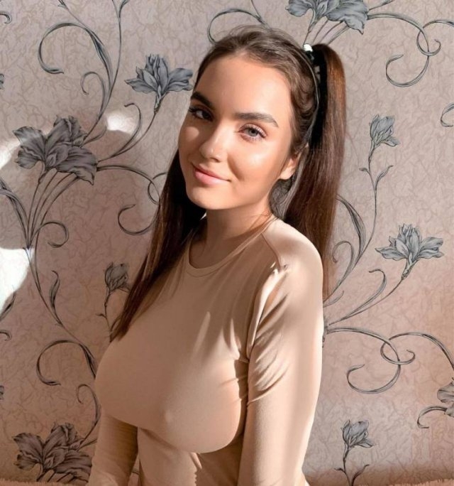 braless34_025