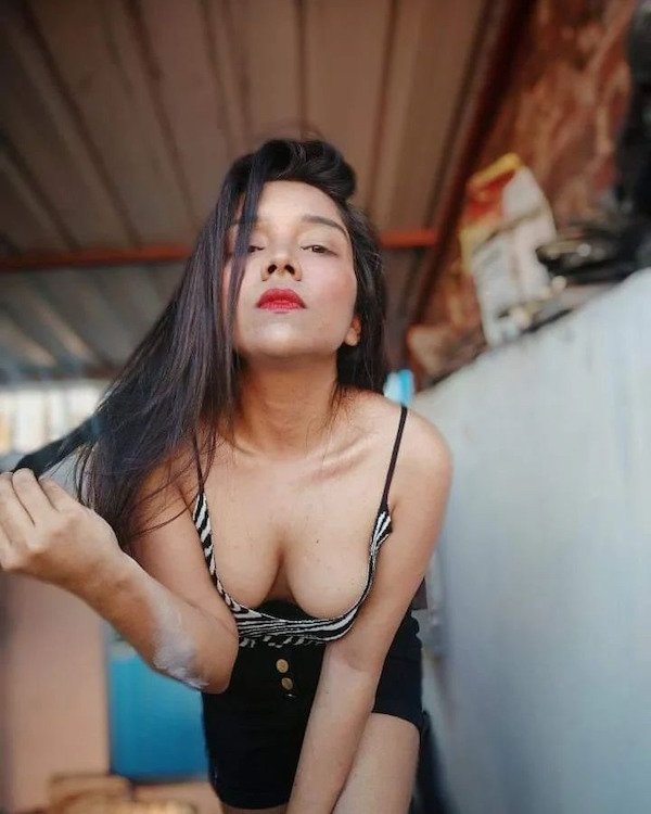 braless34_056