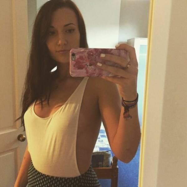 braless35_030