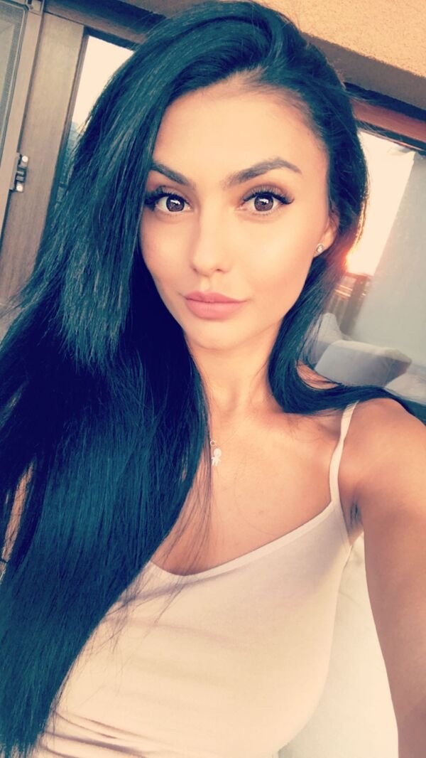 brunettes3_044