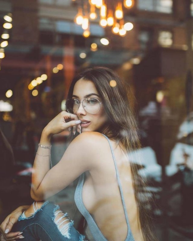 girlswithglasses1_011