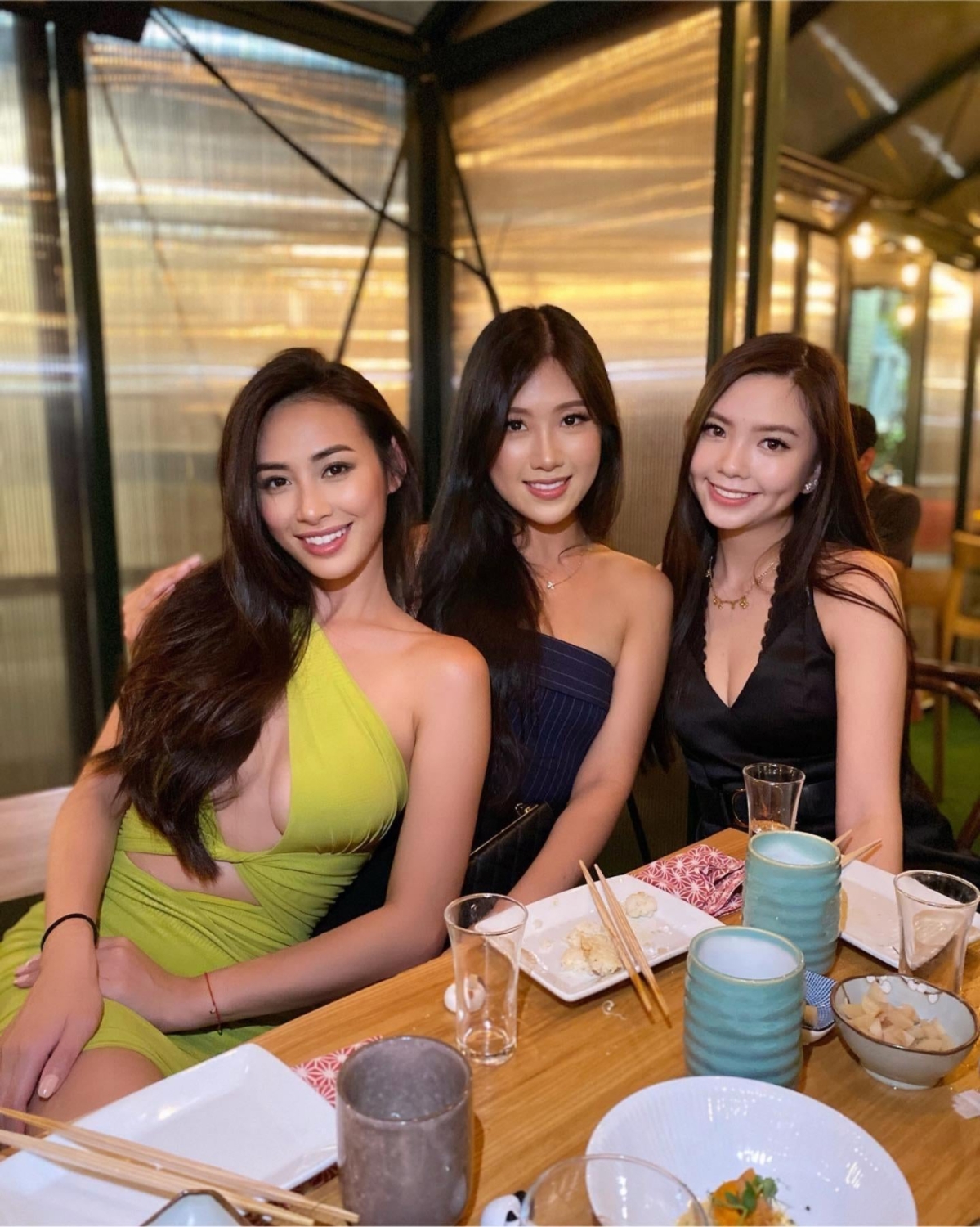 moregirlsbetter10_058