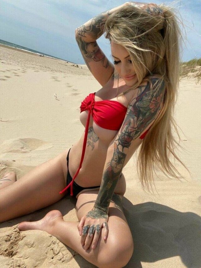 tattoogirls21_056