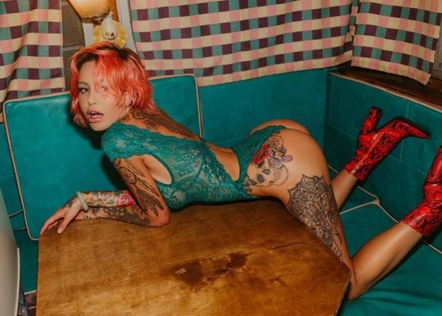 tattoogirls23_001