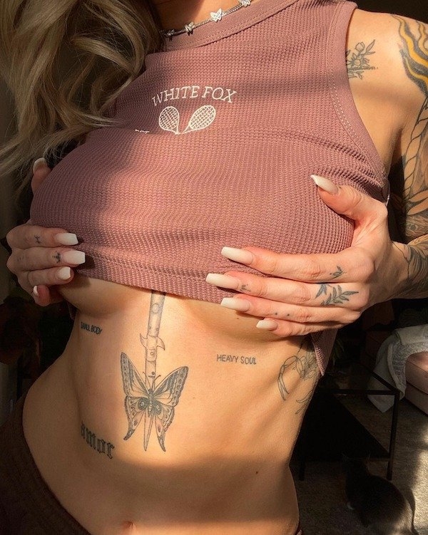 tattoogirls24_016