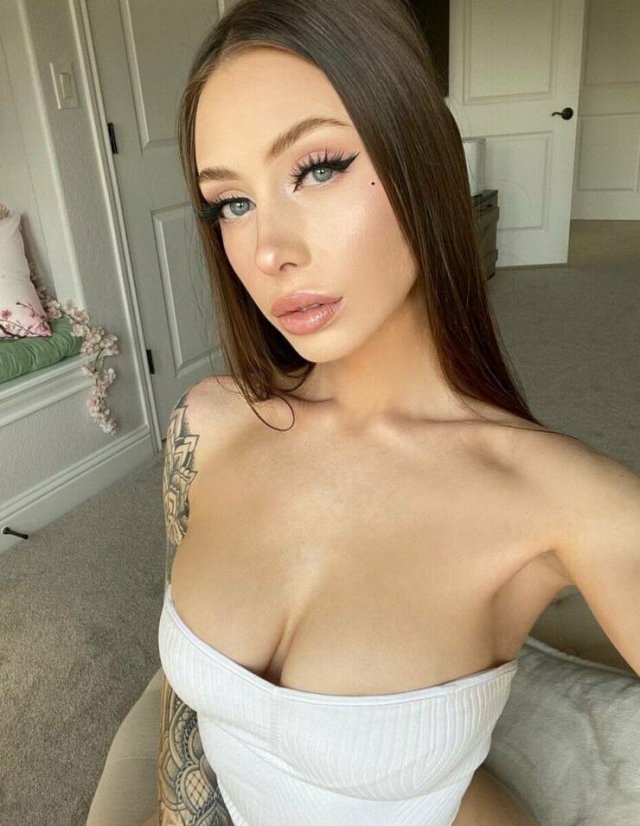 braless40_060