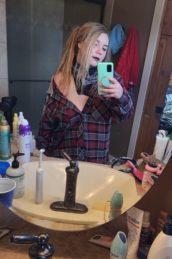 girlsinflannel_027