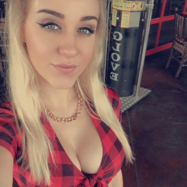 girlsinflannel_028