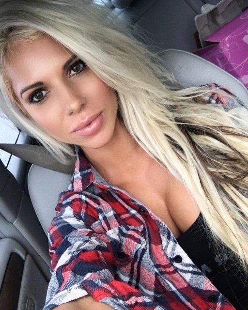 girlsinflannel_042