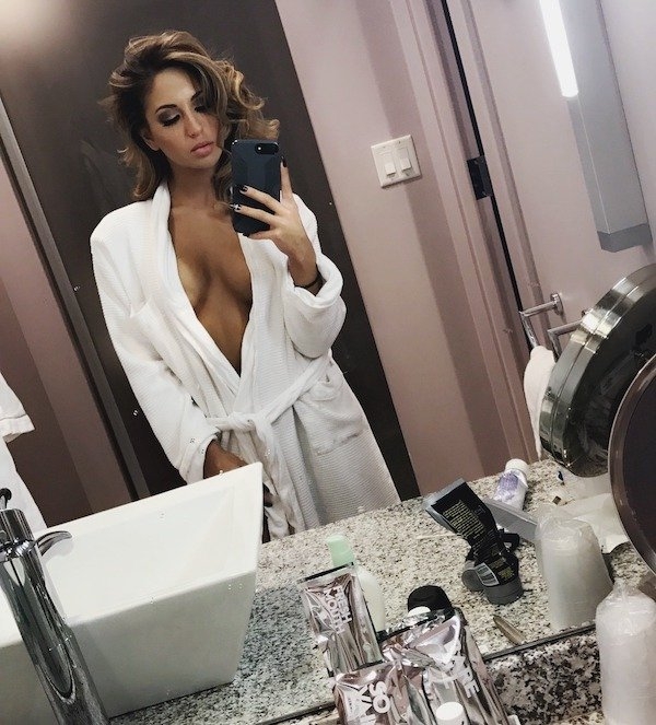 girlsintowels_003