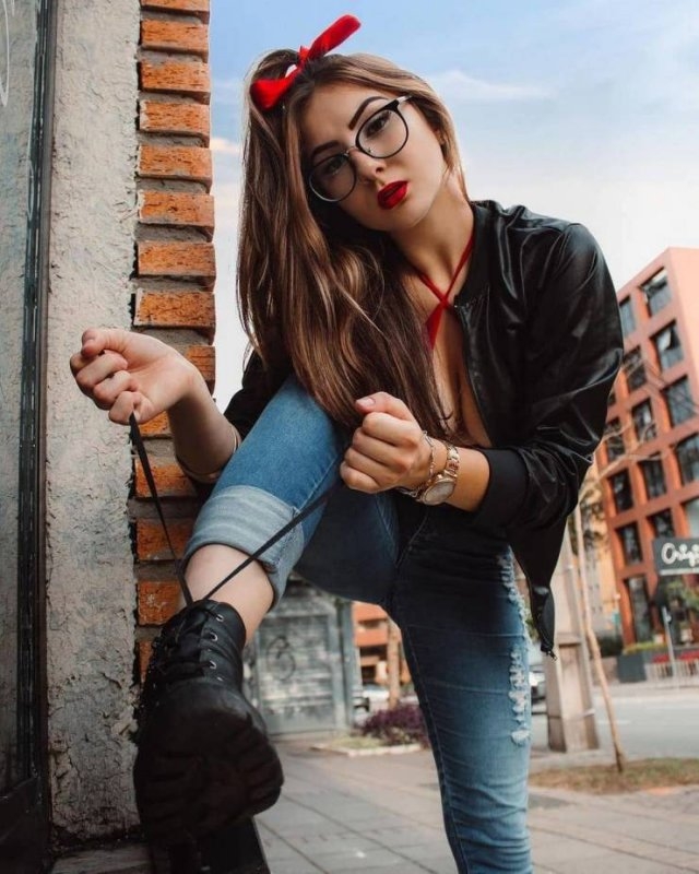girlswithglasses12_044