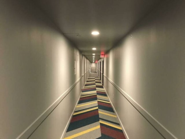 scaryhallways_015