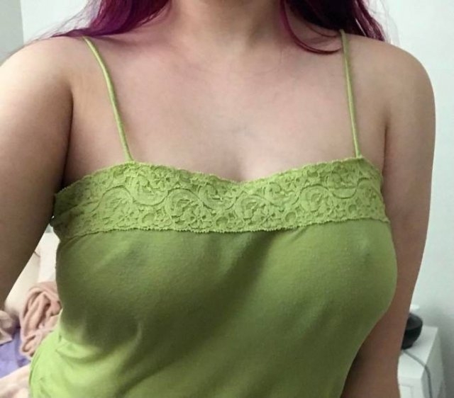 braless43_045
