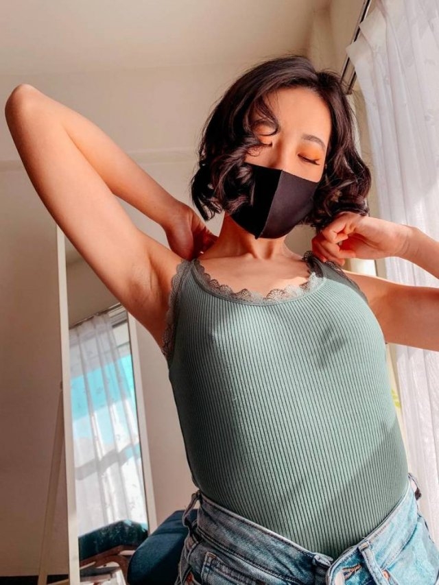 braless43_070