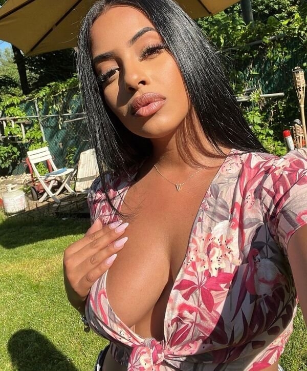 sideboob25_041