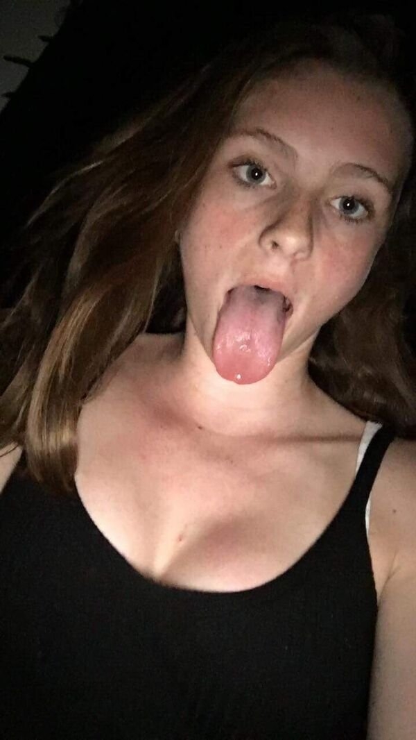 tonguesout3_032