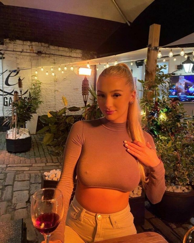 braless44_026