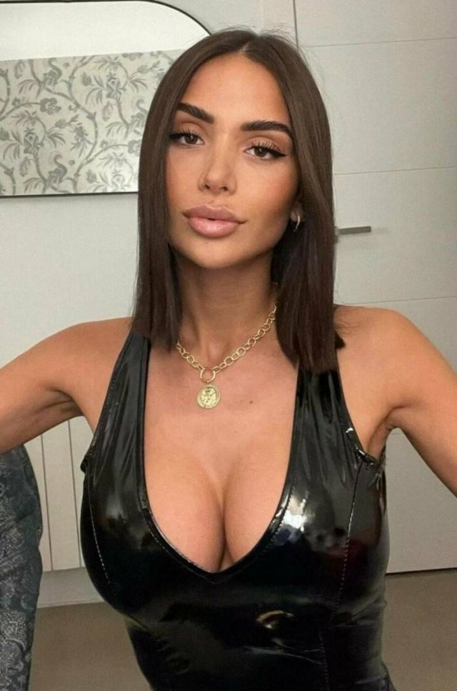 girlsinlatexleather21_045