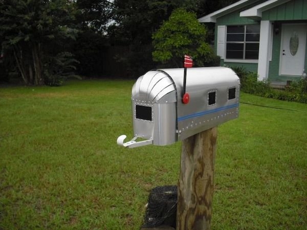 strangemailboxes_006