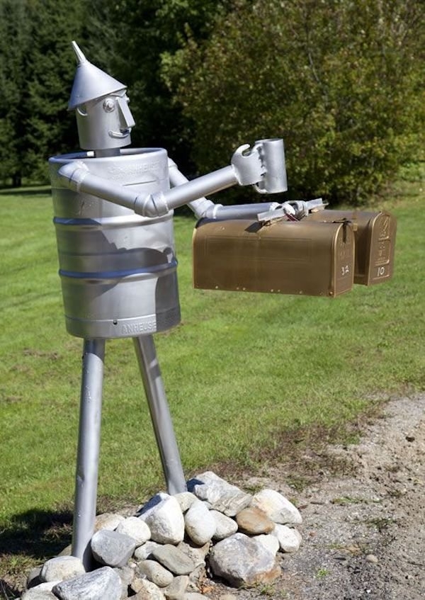 strangemailboxes_007