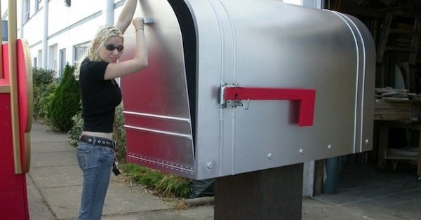 strangemailboxes_011
