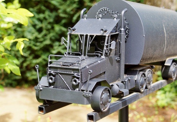 strangemailboxes_012