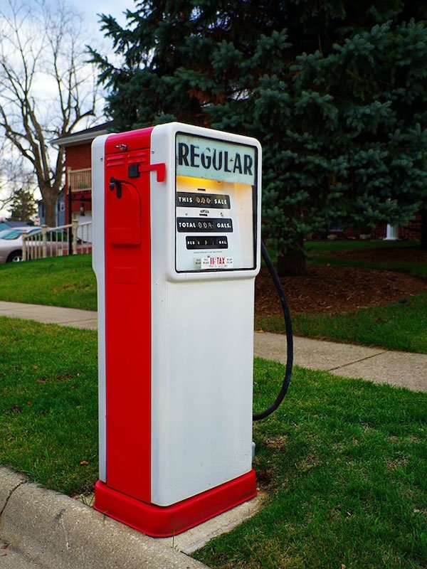 strangemailboxes_024