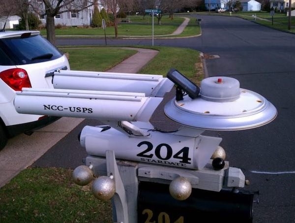 strangemailboxes_027