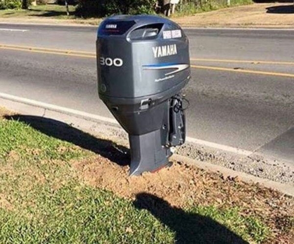 strangemailboxes_042