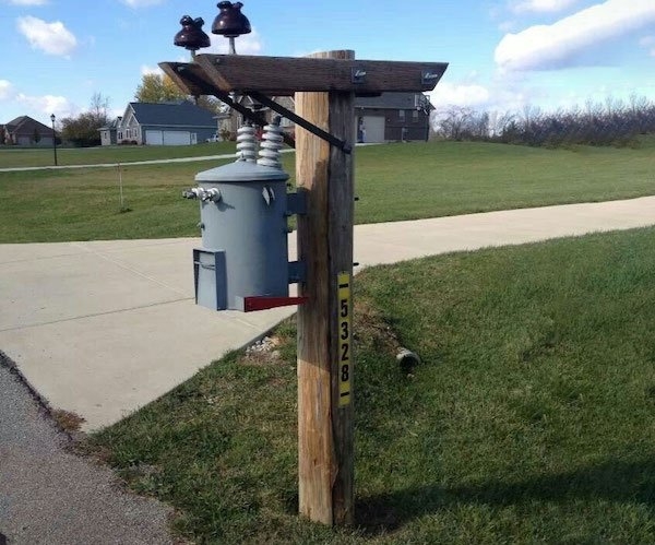 strangemailboxes_045