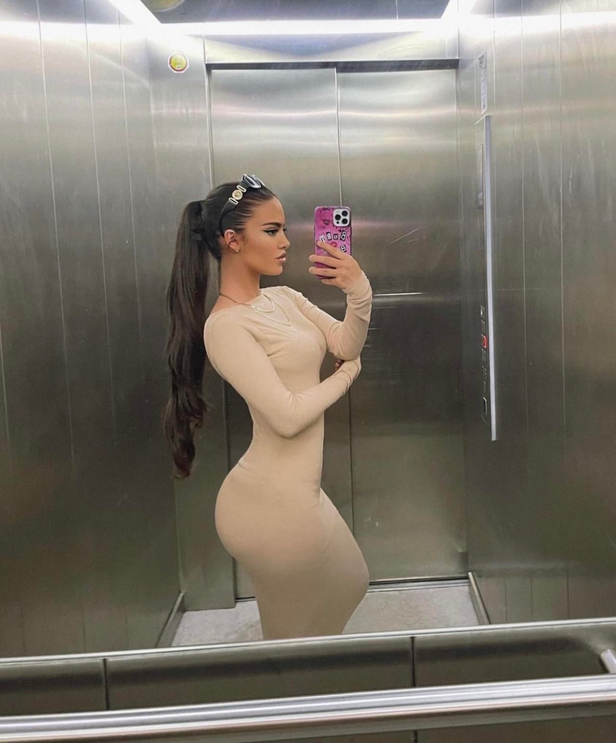 tightdresses19_049