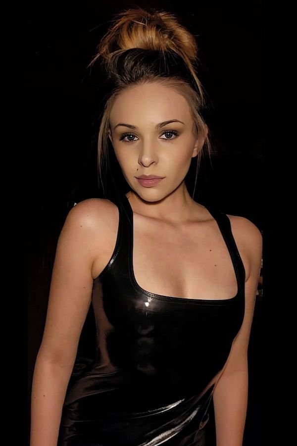 girlsinlatexleather23_004