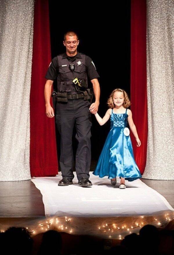 policeallovertheworld_006