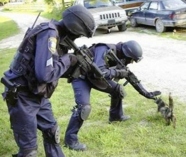 policeallovertheworld_023