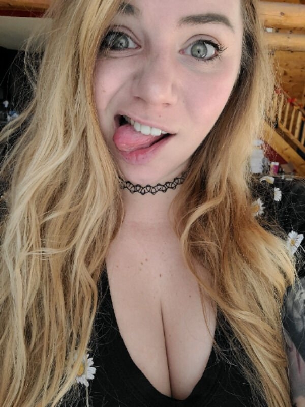 tonguesout4_028