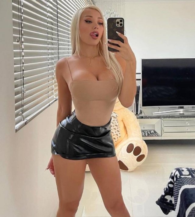 girlsinlatexleather24_042