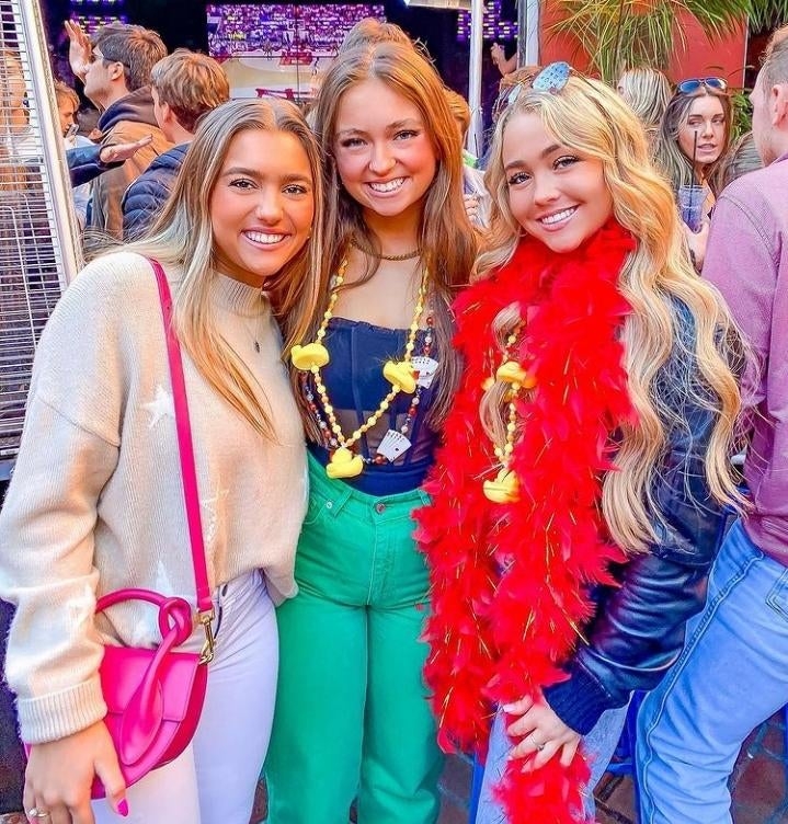 moregirlsbetter12_038