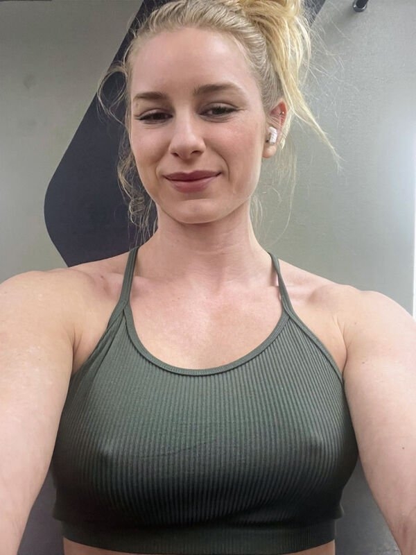 braless53_054