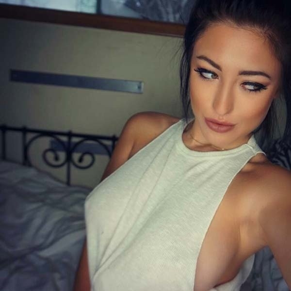 braless53_072