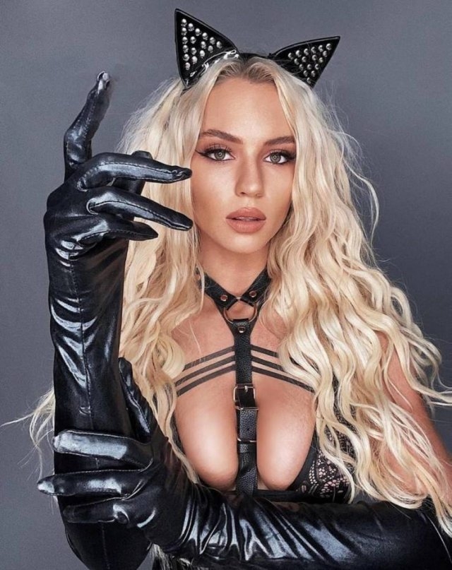 girlsinlatexleather25_026