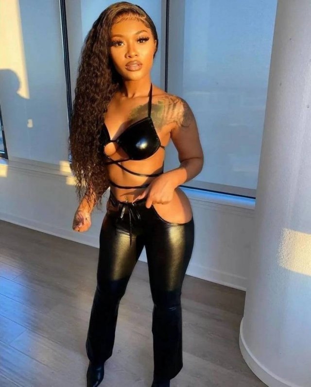 girlsinlatexleather25_034